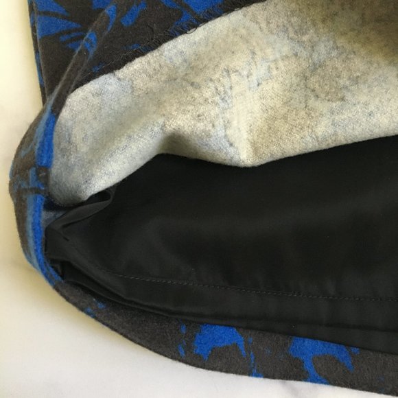 Talbots Wool Floral Pattern Pencil Skirt, Cobalt Blue/Black, Size 4P - Picture 6 of 8